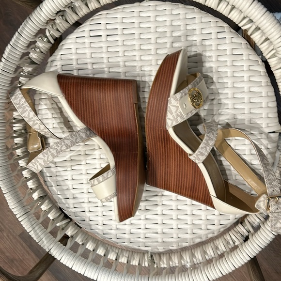 Michael Kors Preowned Camila Logo and Faux Leather Wedge Sandal - Picture 2 of 5